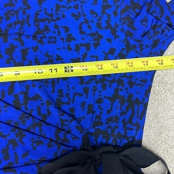 JUST TAYLOR Blue with Black pattern dress Size 4 (D1) - Picture 8 of 11